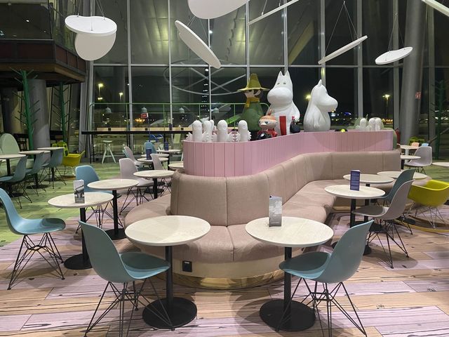 全球首間機場姆明主題cafe