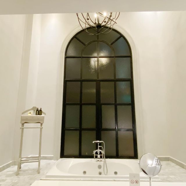 【曼谷全白大浴缸🛁網紅打卡酒店】