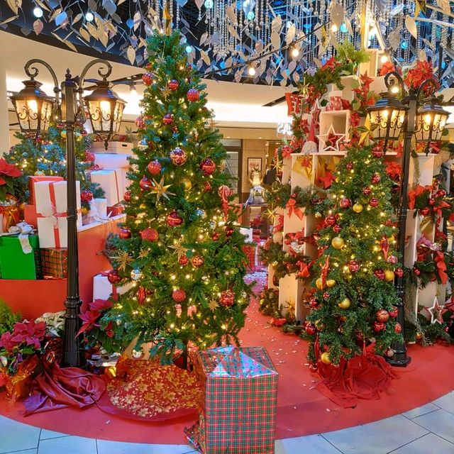 大阪！ホワイティうめだ泉の広場のクリスマス