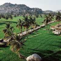 Rock climbing in Hampi