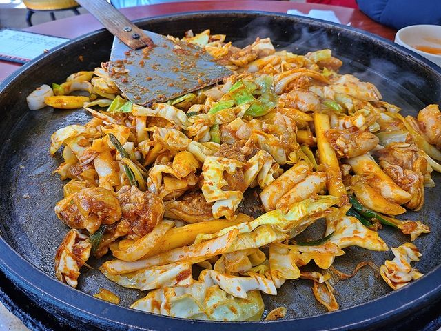 춘천 철판 닭갈비 맛집. 1.5닭갈비