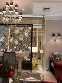 Warm hotel with great location in Jingan 