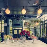 Toplofty Café  คาเฟ่สไตล์​โมเดิร์นลอฟท์
