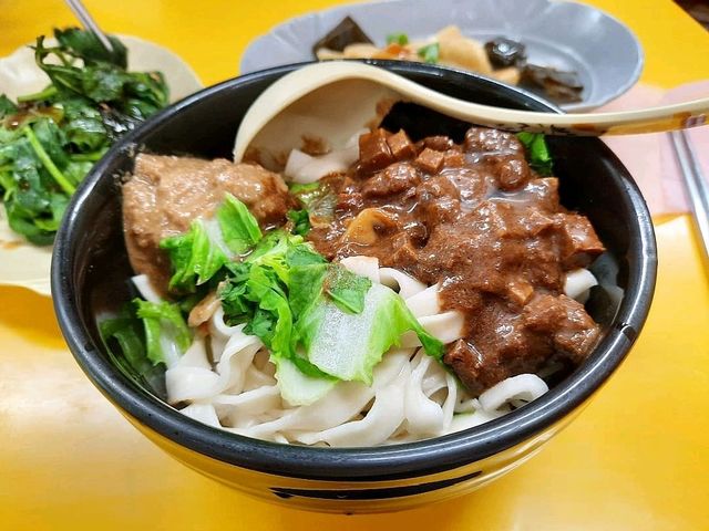 【桃園】龜山美食-中壢周記牛肉麵