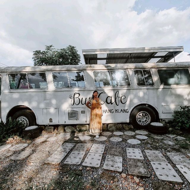 Bus Cafe อ.ช้างกลาง