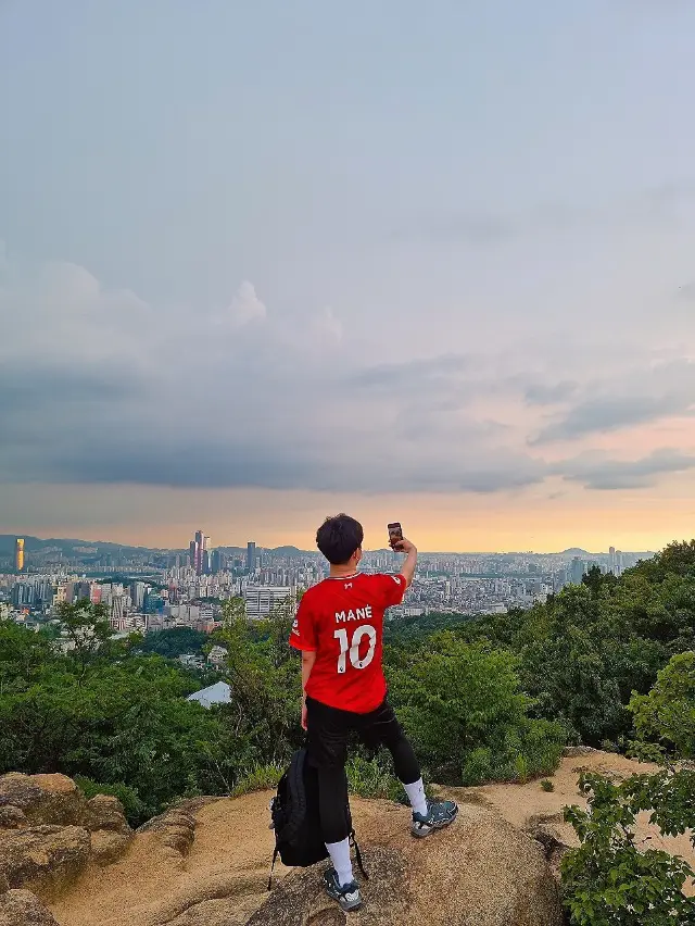 서울 속 암릉미가 느껴지는 산 , ‘서대문 안산’