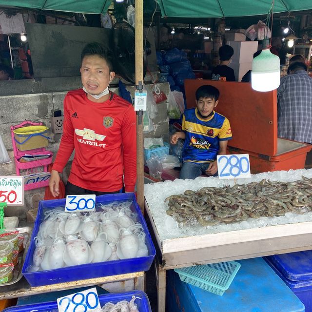 Lan Po Naklua Seafood Market in Pattaya