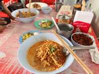 ร้านข้าวซอยลุงประกิต กาดก้อม