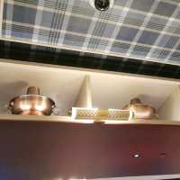 hai Di lao outlet with robotic kitchen 