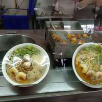 แวะกินข้าวร้านแดง - ดำ @พัทยากลาง