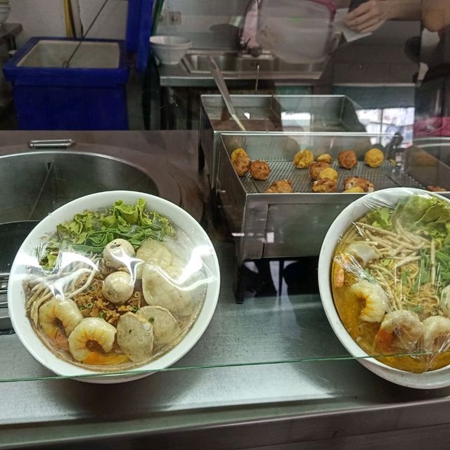 แวะกินข้าวร้านแดง - ดำ @พัทยากลาง