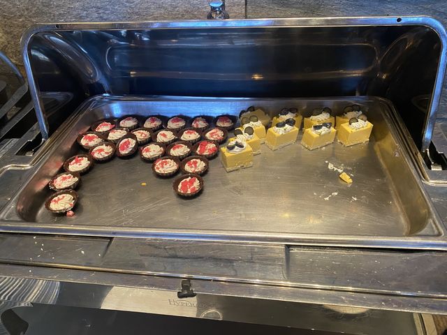 黃昏小食都咁正,仲無限飲酒 黃昏小食都咁正,仲無限飲酒