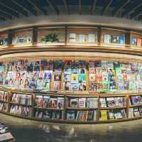 TSUTAYA BOOKSTORE 蔦屋書店南港店