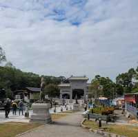 往寶蓮寺和天壇大佛的「地壇」及「門牌坊亅 
