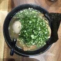 屋邨商場高質拉麵店🍜裝修滿佈可愛貓咪🐱