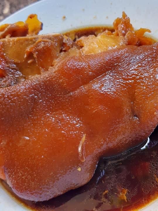 ขาหมูย่านบางรัก ร้านนี้เด็ด