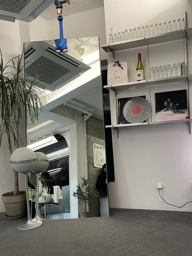 연남동 미로길 감성카페 “플루프커피”