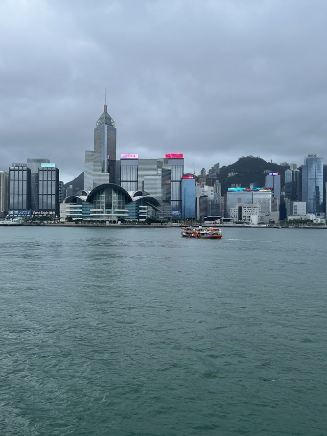 可以令人唞吓啖氣嘅東方之珠•維港遊