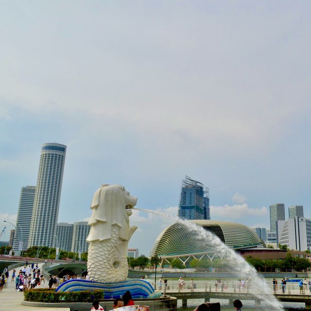 ตามล่า “สิงโตพ่นน้ำ” ที่สิงคโปร์