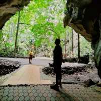 ธรรมชาติงามล้ำ ที่ถ้ำเขาประทุน