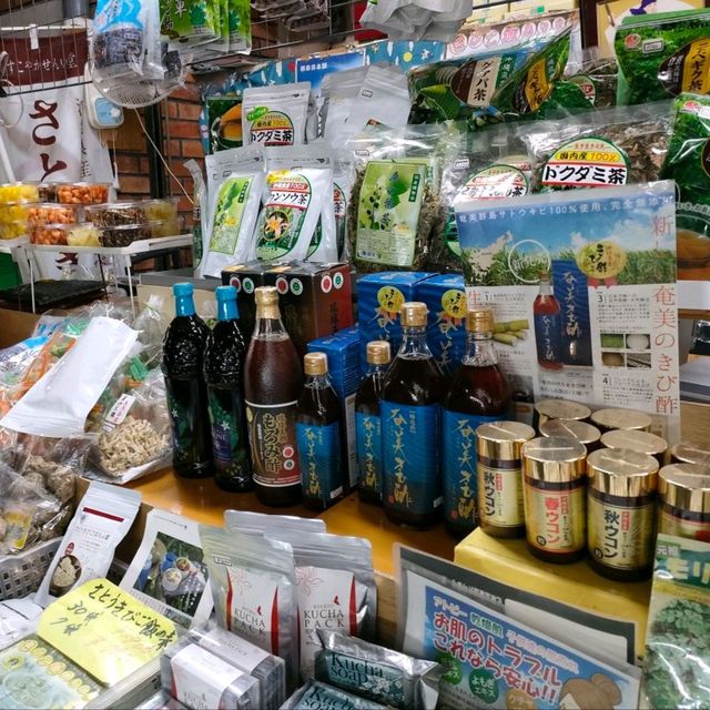 【沖縄 那覇】公設市場でウミヘビとハブ✨
