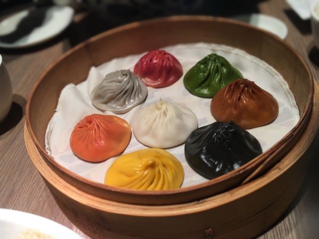 Have a bite of colorful Xiao Long Bao 小籠包