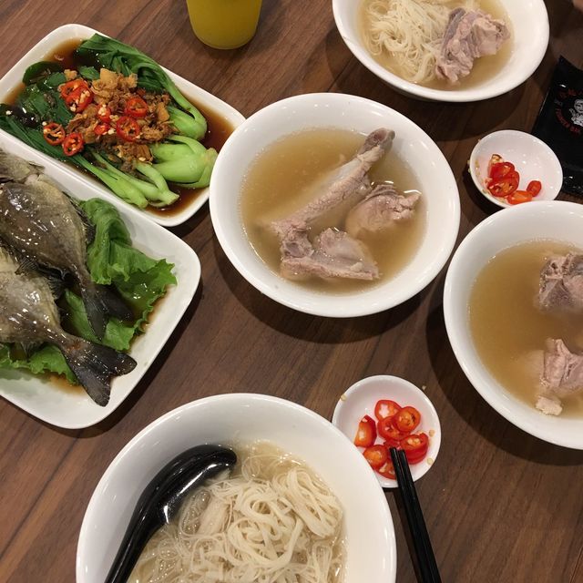 新加坡🇸🇬發起人肉骨茶😋