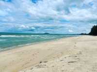 บ้านกรูด ชายหาดทรายขาวทอดยาวสวยงาม
