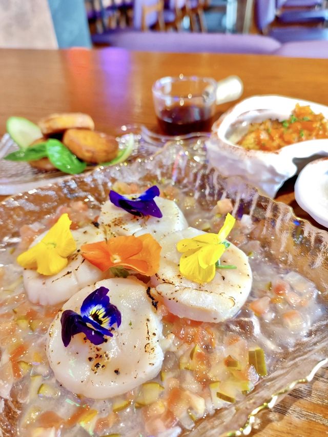霓虹燈上、熱情的🇪🇸西班牙菜「Tapa Room」