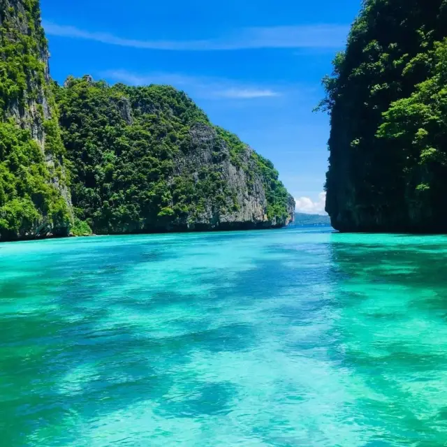 ปิเล๊ะลากูน น้ำทะเลสีเขียวมรกต