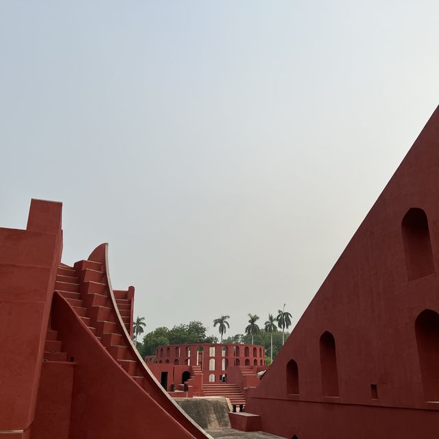 Get unique shots with red sculptures ;)