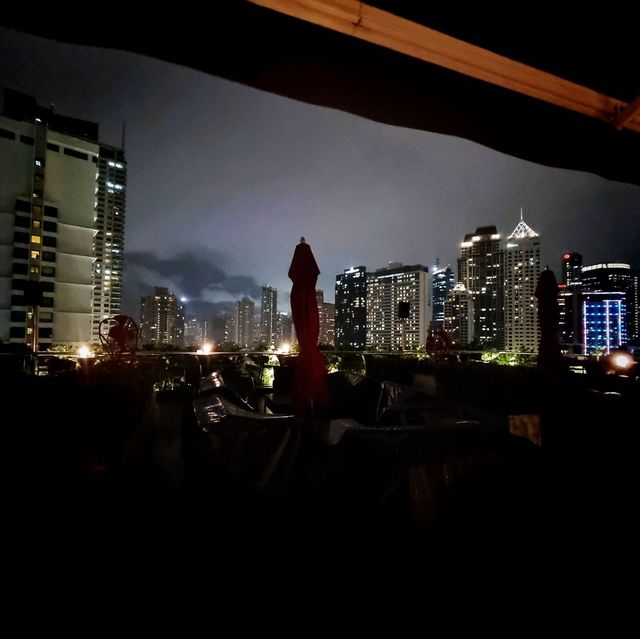 Chic Rooftop Bar in Makati!