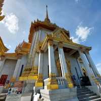 วัดไตรมิตรวิทยารามวรวิหาร 
