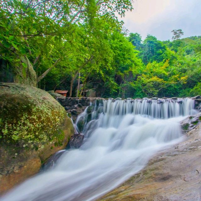 ชวนเที่ยวอุทยานน้ำตกห้วยยาง เพชรบุรี  งามมากๆ