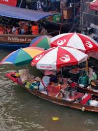 ตลาดน้ำอัมพวา