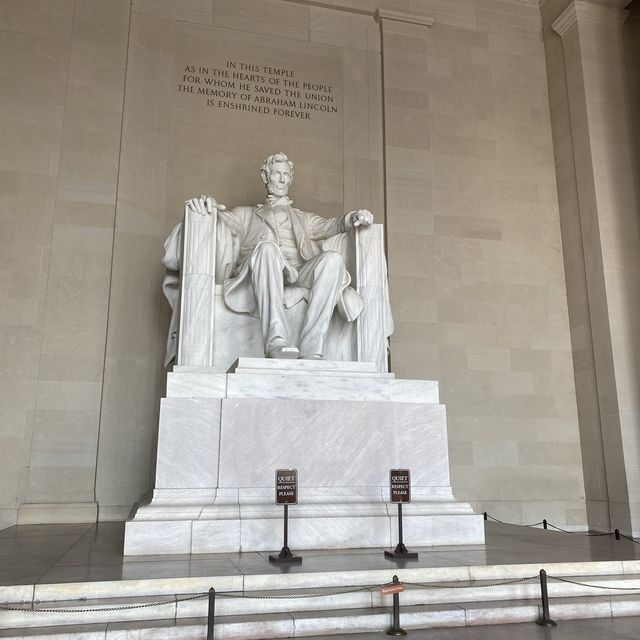 Visit the Lincoln Memorial in DC!