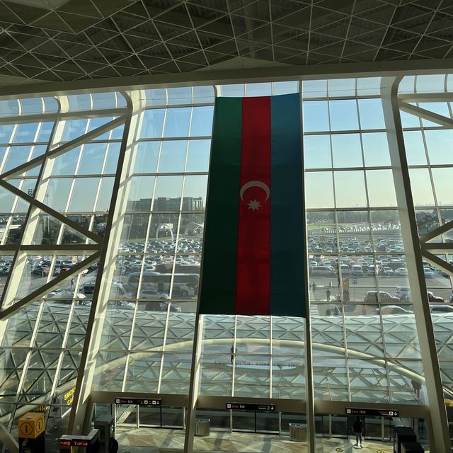 バクーの近代的なヘイダル・アリエフ国際空港