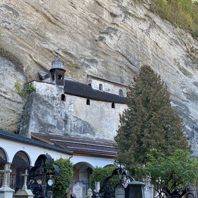 A city at the foot of the Alps