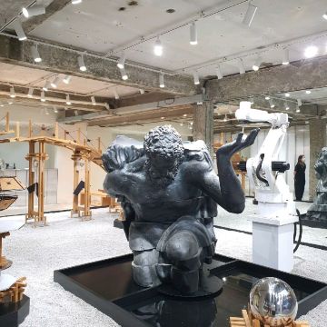 弘大「ジェントルモンスターフラッグシップストア」 | Trip.com ソウル
