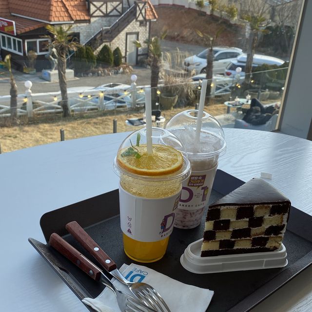 기장 ‘디원카페’