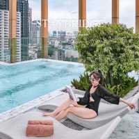 สระว่ายน้ำลอยฟ้า “Stay Bridge Suites” ใจกลางเมือง