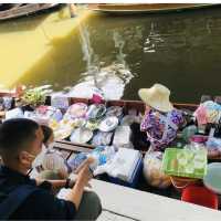 ไปตลาดน้ำกันมั้ยจ้ะ