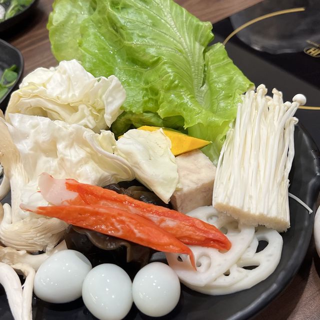 新莊好吃火鍋，沐沐鍋物｜各式蔬菜、火鍋料、主食自助式吃到飽