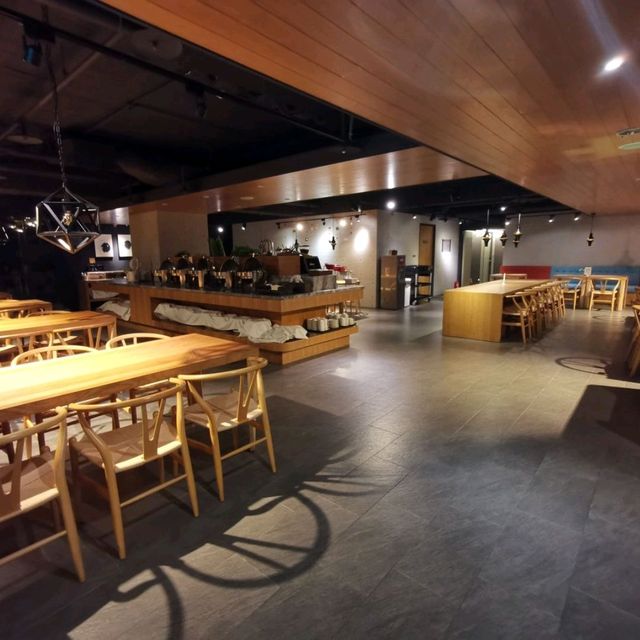 推薦住宿～旅居文旅-高雄館…高捷三多捷運站旁