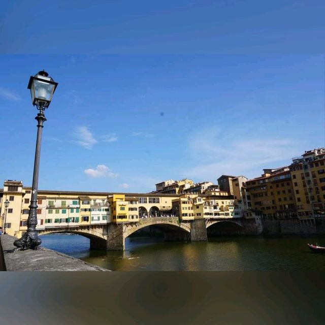 佛羅倫斯地標～阿諾河上的「老橋」Ponte Vecchio