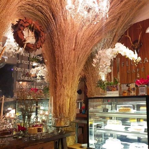 Floral Cafe'