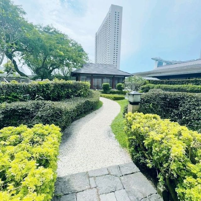 Pan Pacific Overlooking the Singapore Skyline