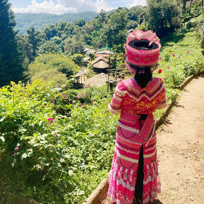 タイ・チェンマイ】モン族の村で民族衣装を着る | Trip.com チェンマイ