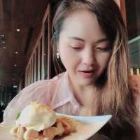 โรงแรมตกแต่งแนวสมัยขอม สุดหรูบนถนนลุมพืนี