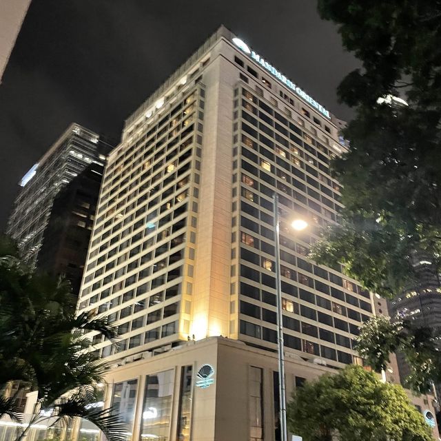 皇后廣場，歷史文化休憩，假日姐姐休息地方